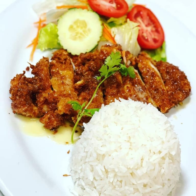 Fast, Affordable Lunch at Siri Thai Cuisine